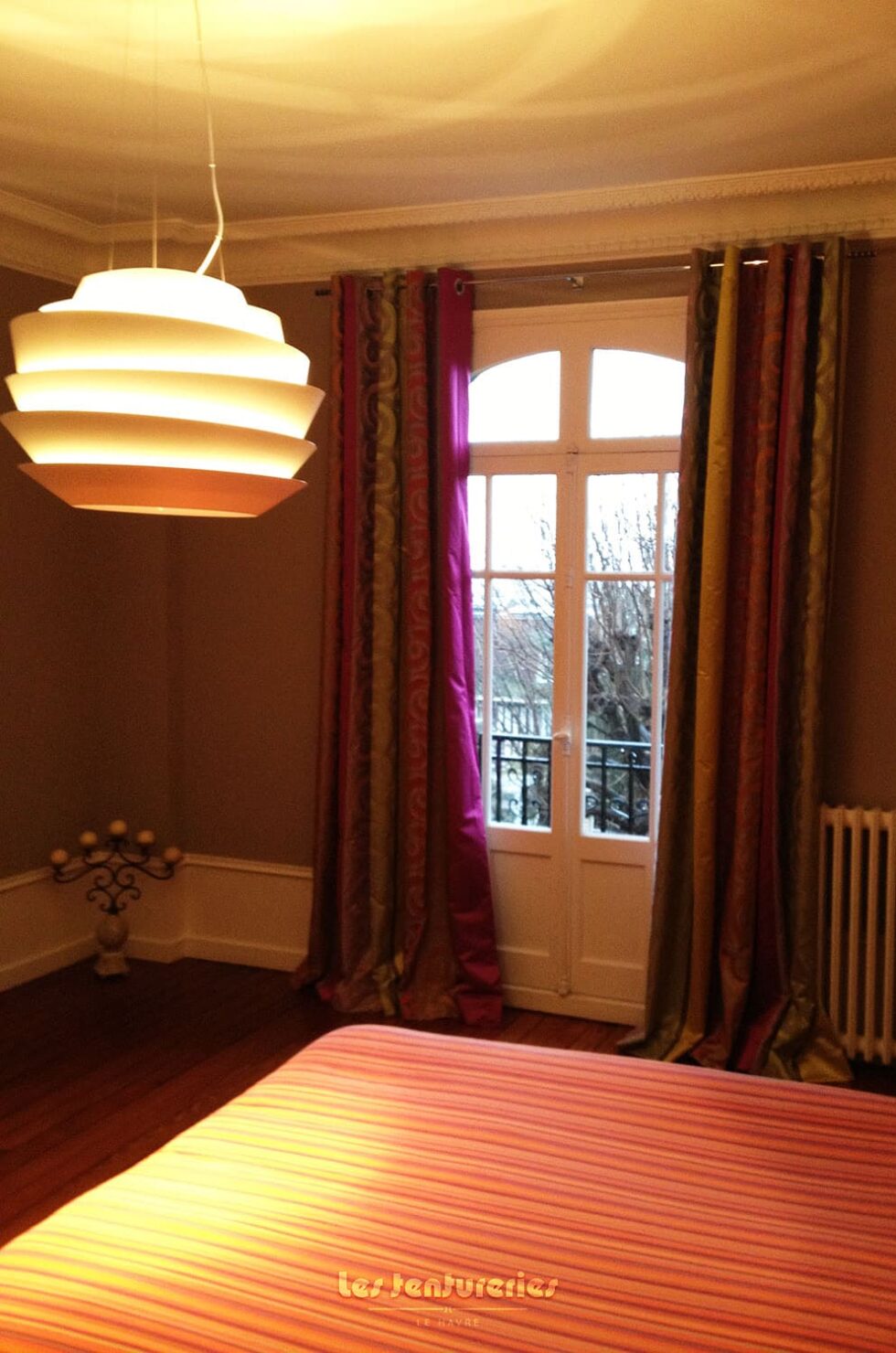 Rideaux d'une chambre d'hôtel